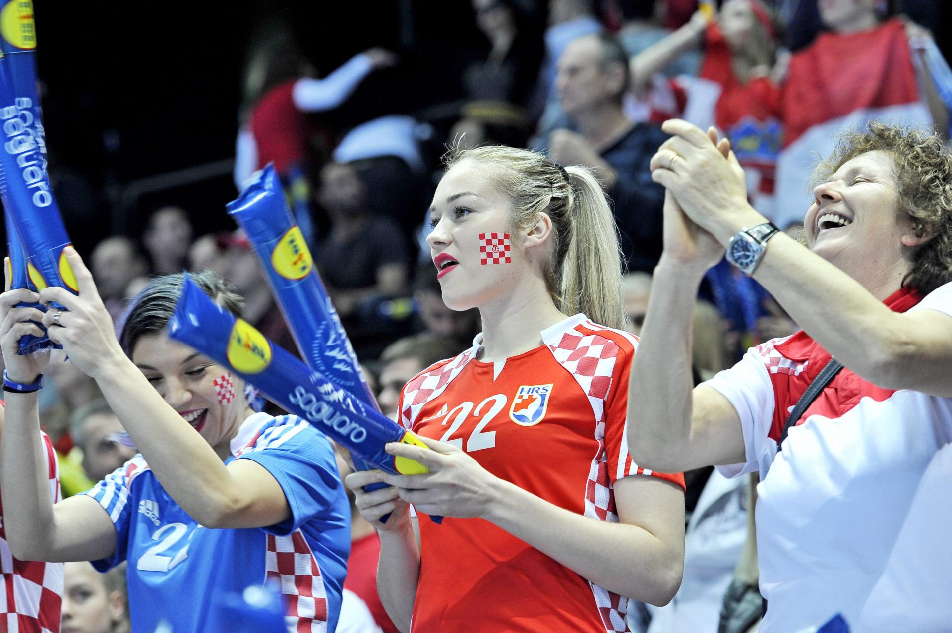 Gole hrvatske navijacice dobile putovanje